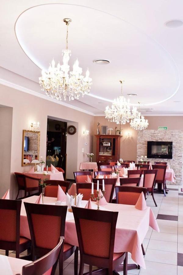 Hotel Dom Nad Rzeka à Skwierzyna Extérieur photo