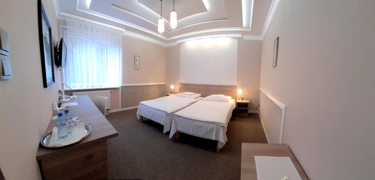 Hotel Dom Nad Rzeka à Skwierzyna Extérieur photo