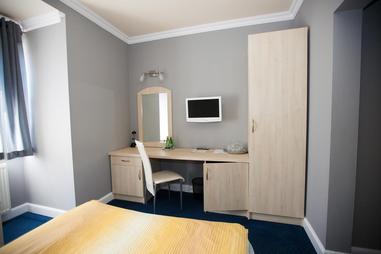 Hotel Dom Nad Rzeka à Skwierzyna Chambre photo