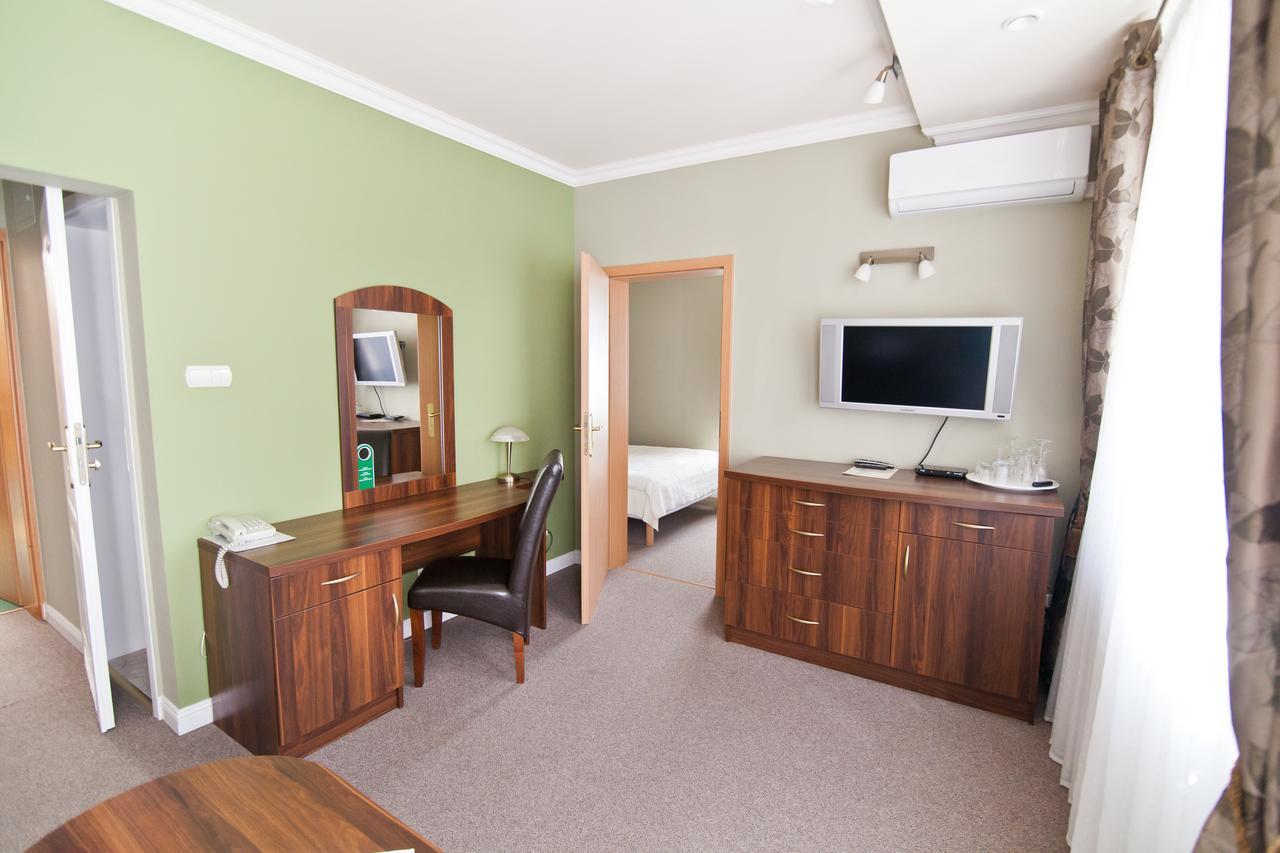 Hotel Dom Nad Rzeka à Skwierzyna Chambre photo