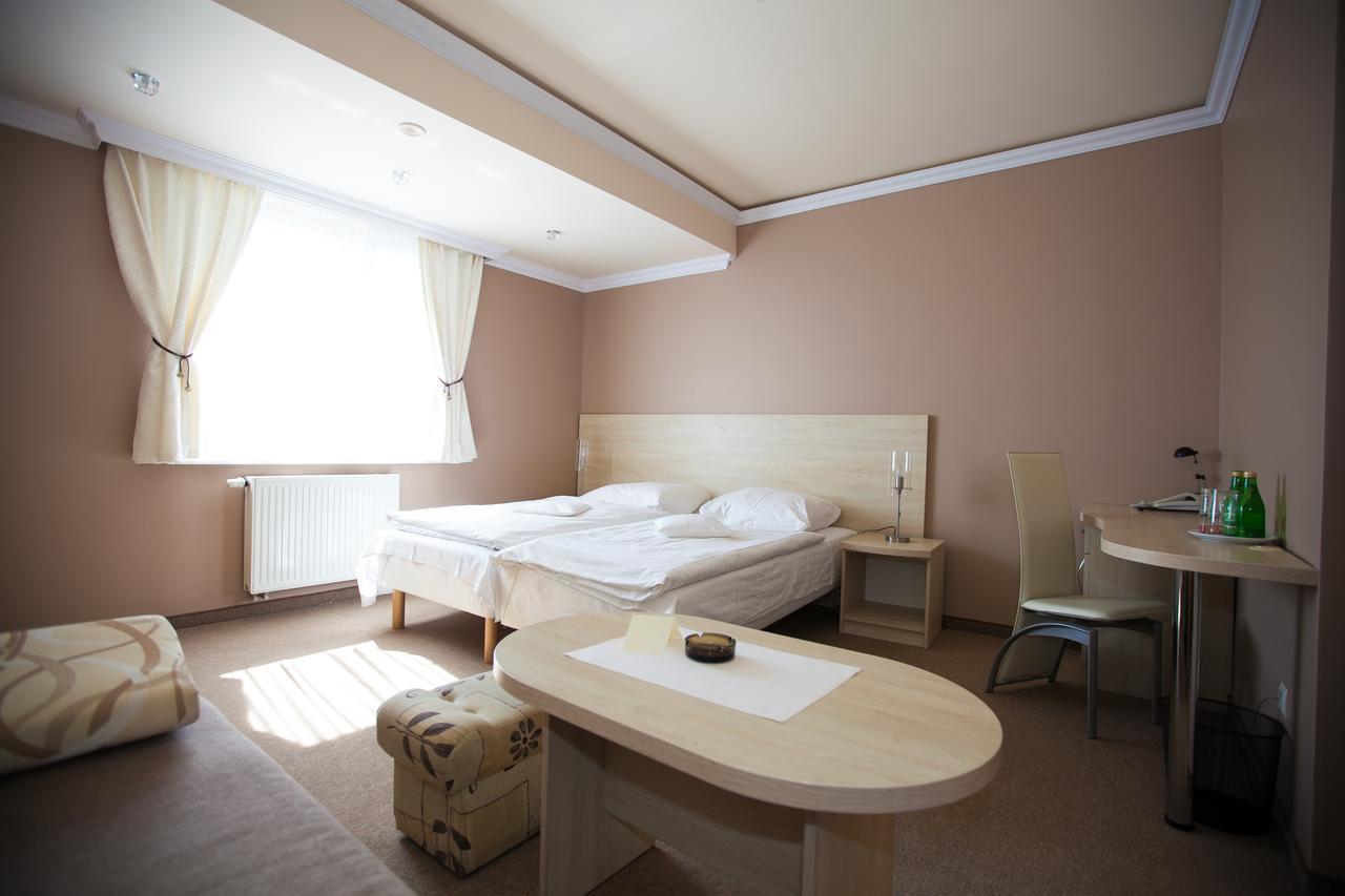 Hotel Dom Nad Rzeka à Skwierzyna Chambre photo