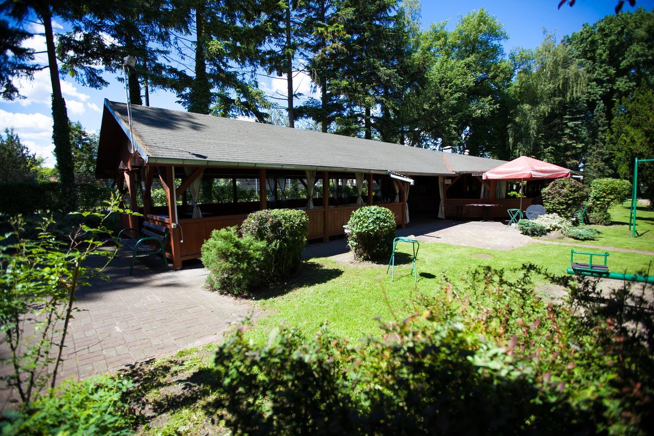 Hotel Dom Nad Rzeka à Skwierzyna Extérieur photo