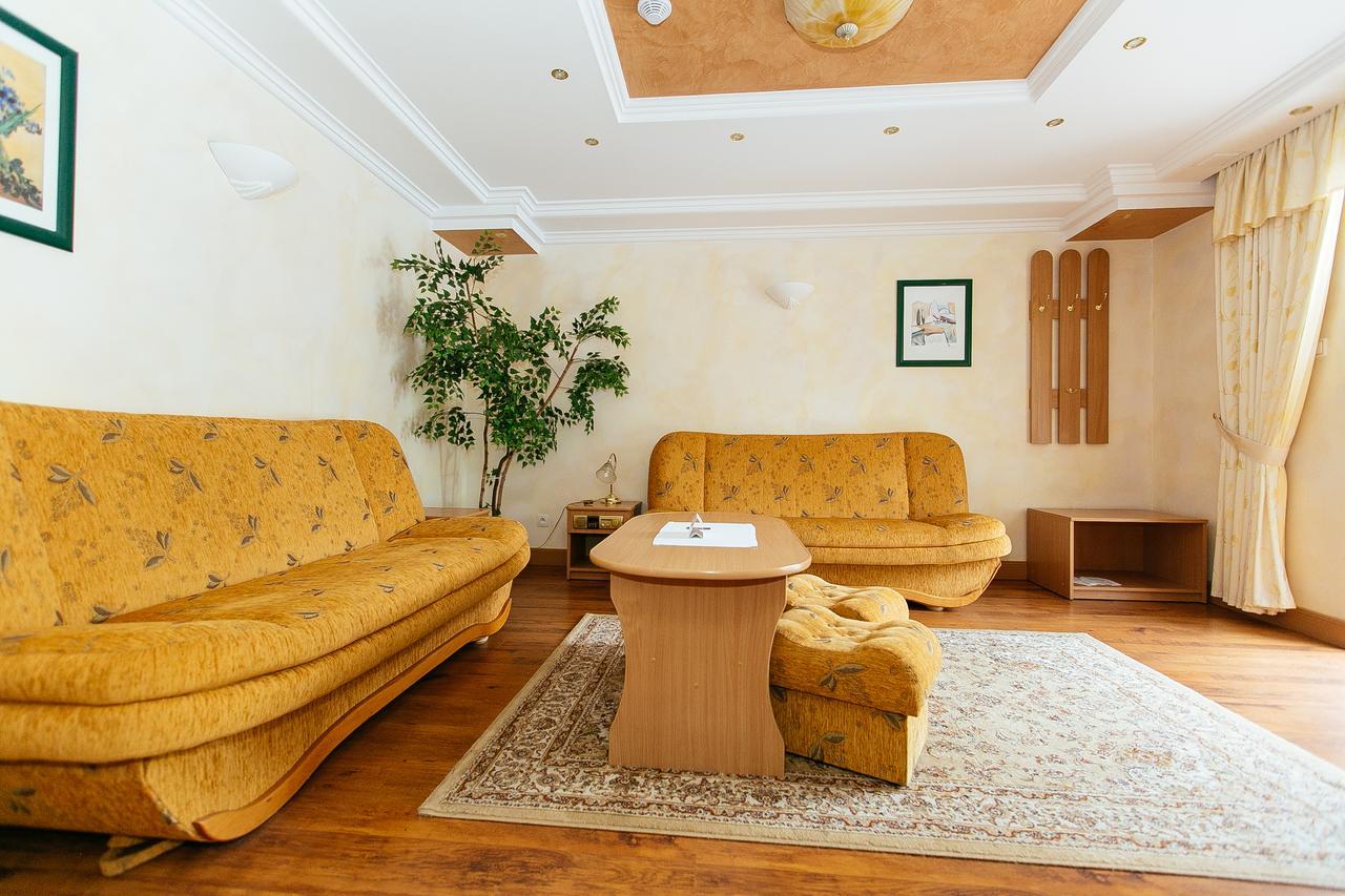 Hotel Dom Nad Rzeka à Skwierzyna Extérieur photo