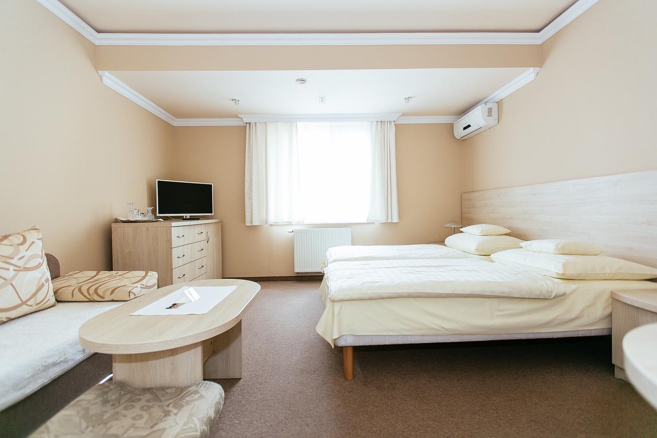 Hotel Dom Nad Rzeka à Skwierzyna Extérieur photo