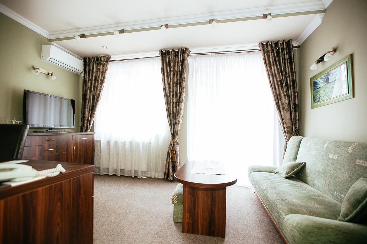 Hotel Dom Nad Rzeka à Skwierzyna Extérieur photo