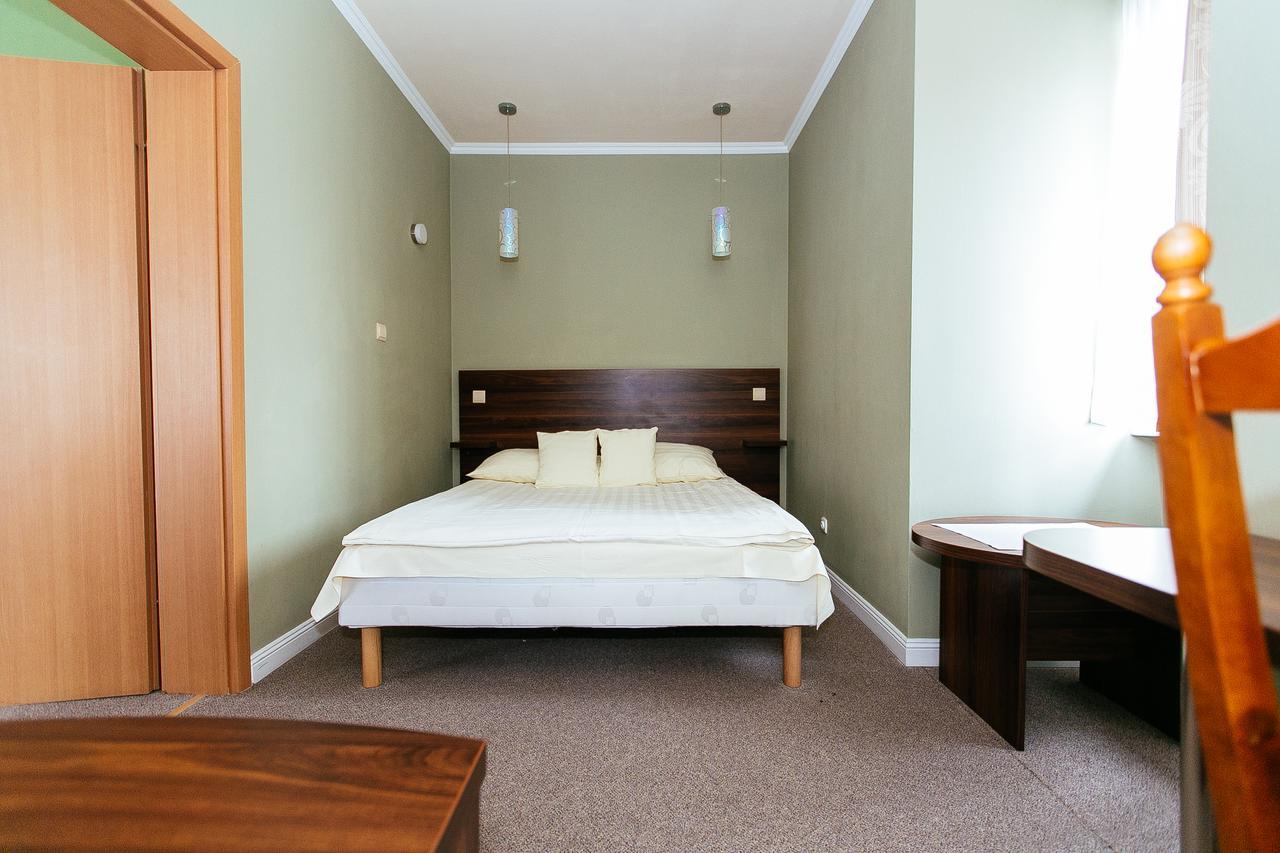 Hotel Dom Nad Rzeka à Skwierzyna Extérieur photo