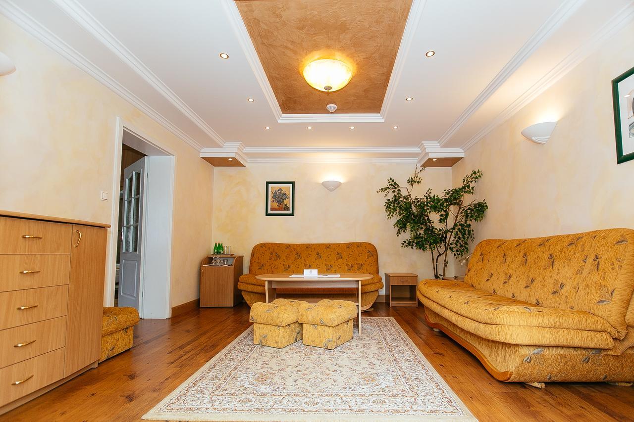 Hotel Dom Nad Rzeka à Skwierzyna Extérieur photo