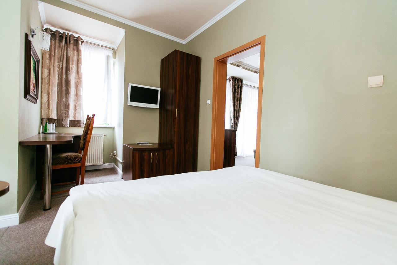 Hotel Dom Nad Rzeka à Skwierzyna Extérieur photo
