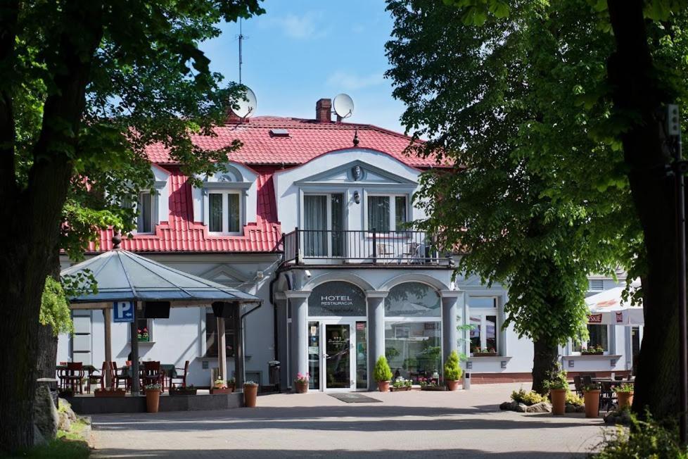 Hotel Dom Nad Rzeka à Skwierzyna Extérieur photo